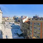 Square Macedonia 게스트하우스 스코페