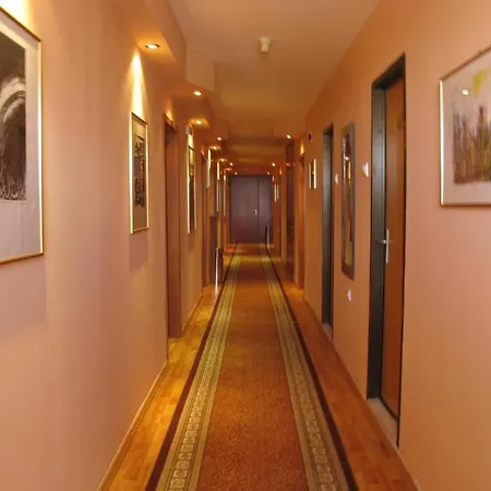 Square Macedonia Pensionat 4*