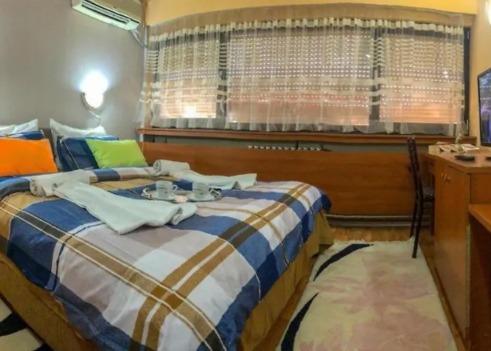 Square Macedonia Affittacamere 4*