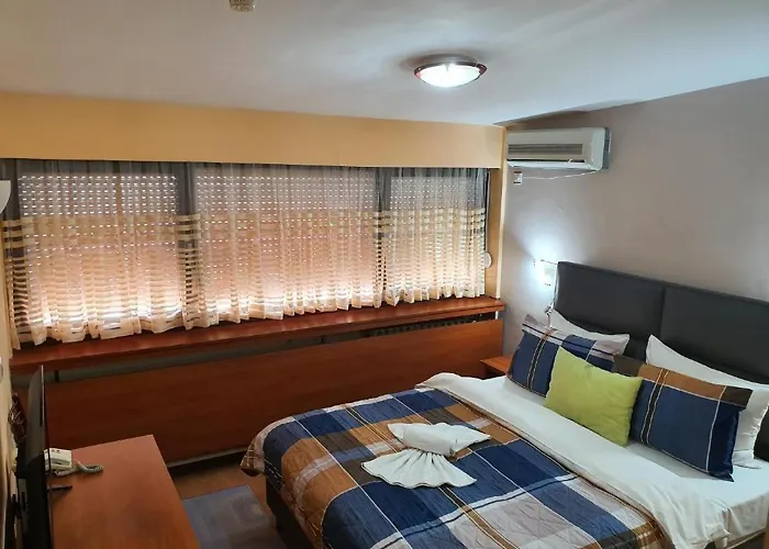 Square Macedonia Affittacamere 4*